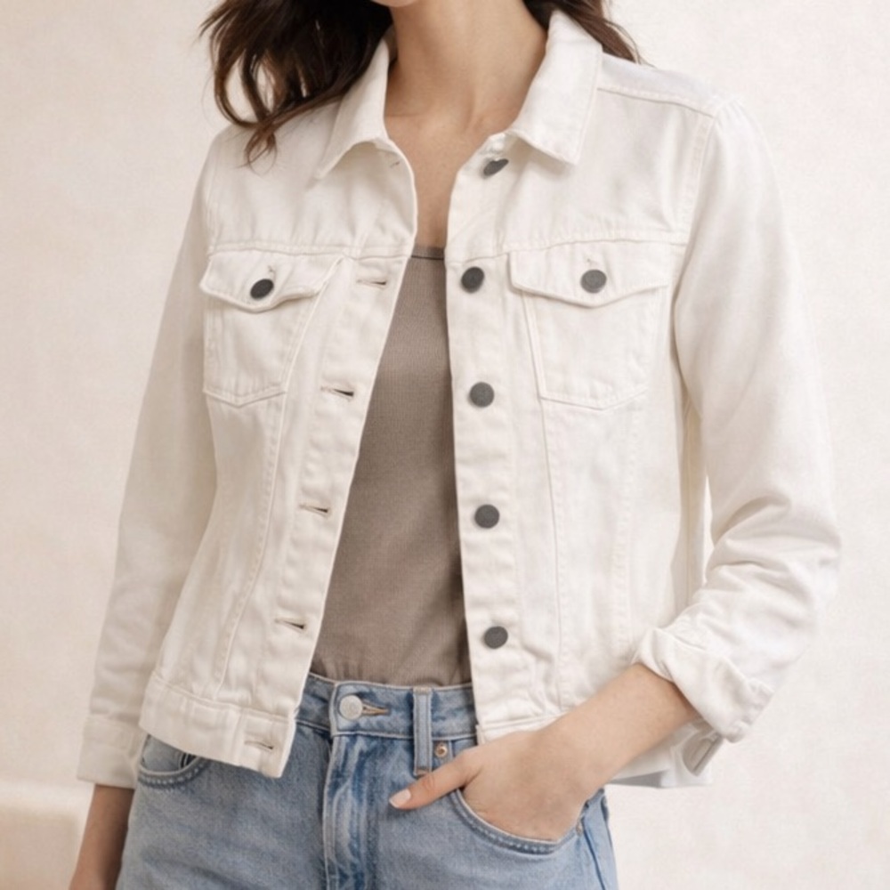 PAIGE Off-White Denim Jacket with Silver Buttons size XS